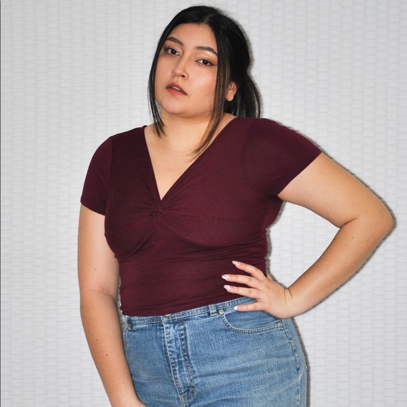 Maroon crop top - Picture 2 of 3